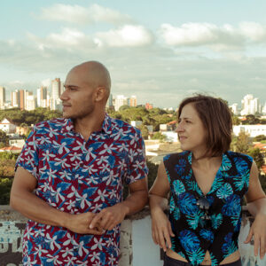 Retrato de DUO ENTRE LATINOS